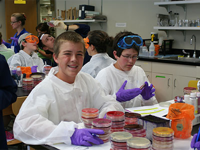 BioScience MT boys, experiments, science lab